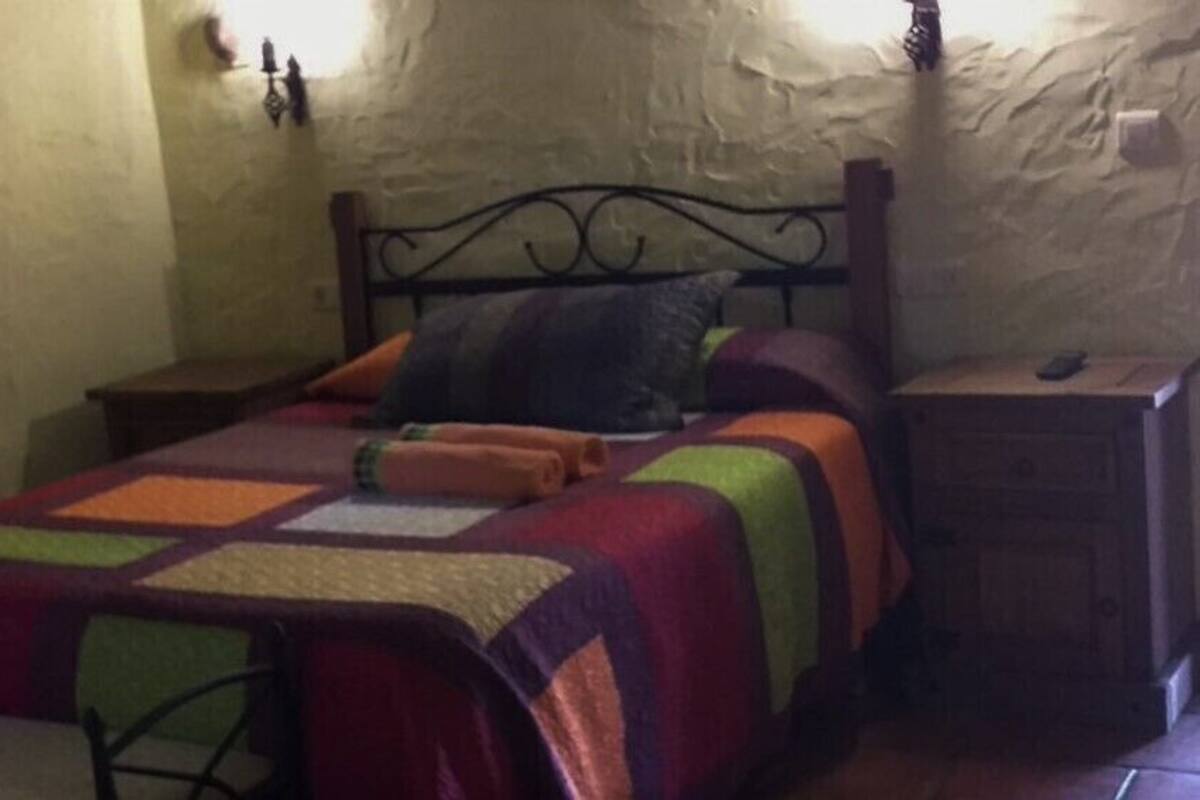 Familien-Ferienhütte (5) | 2 Schlafzimmer, Daunenbettdecken, individuell dekoriert