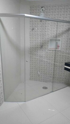 Shower, towels