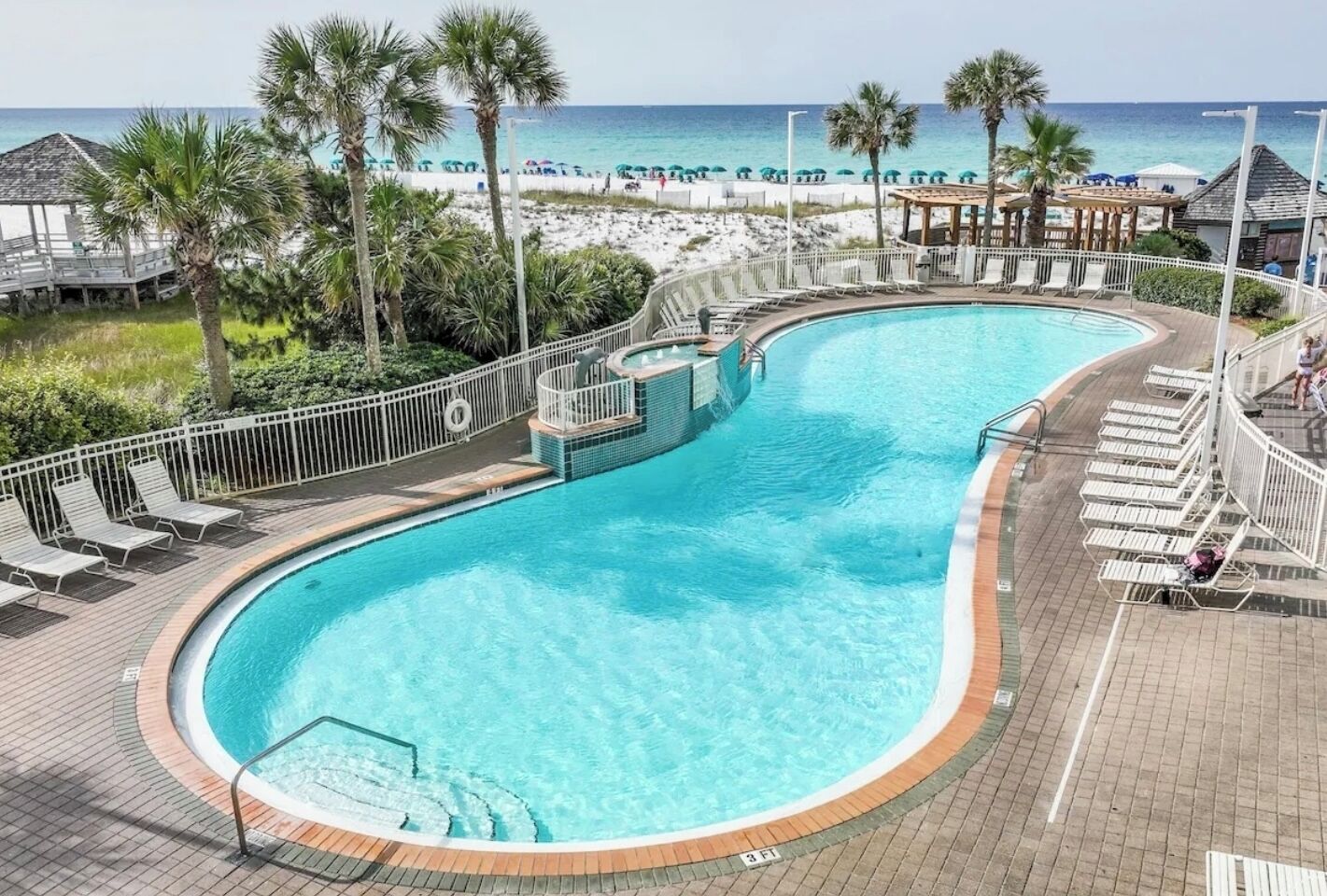 Piscine couverte, piscine extérieure