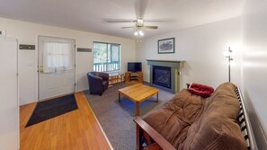 Cabin, 2 Bedrooms, Fireplace, Park View | Interior - Valley Cabin Rentals (Fort Qu'Appelle)