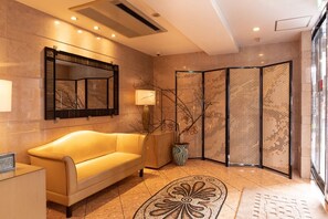 Reception - Hotel Pulitzer Jiyugaoka (Tokyo)