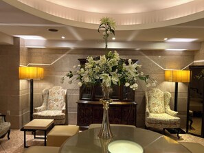 Reception - Hotel Pulitzer Jiyugaoka (Tokyo)