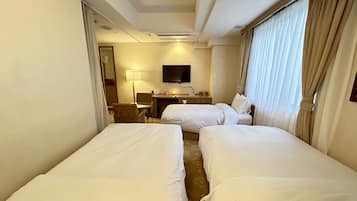 In-room safe, individually decorated, individually furnished, desk