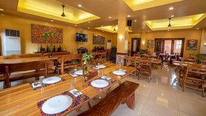 Breakfast area - Amboy's Hometel (Basco)