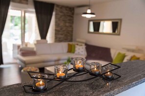 TV - Holiday home mit Pool und Klimaanlage (Grižane)