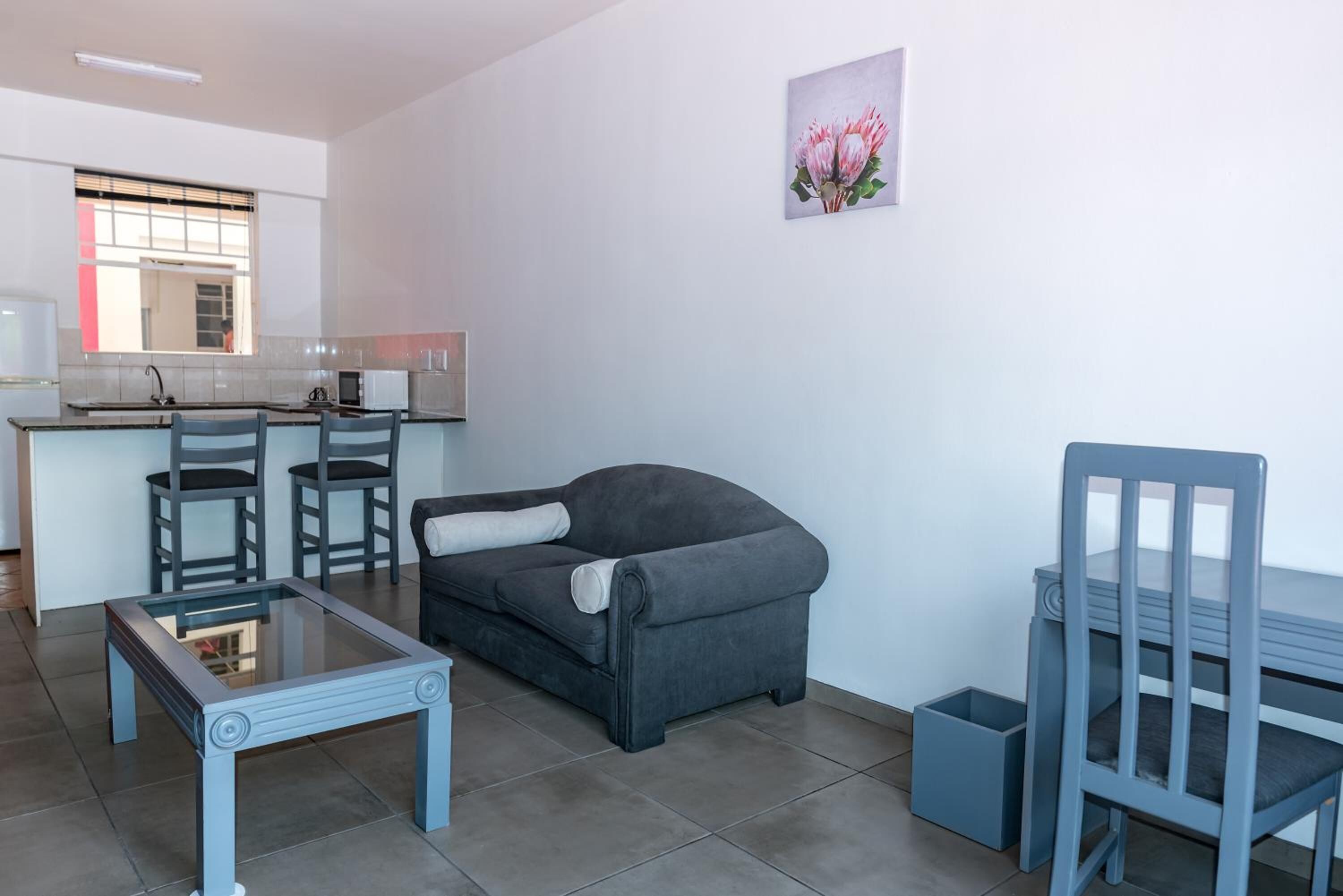 50-inch smart tv with satellite channels, tv, netflix