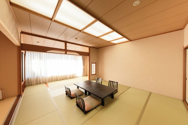 West Wing, Japanese-style room (14 tatami mats), Non Smoking | Down comforters, WiFi (free)