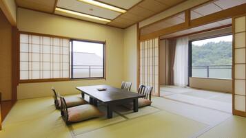 Kamar Tradisional (Japanese Style, West Building) | Selimut bulu angsa dan Wi-Fi gratis
