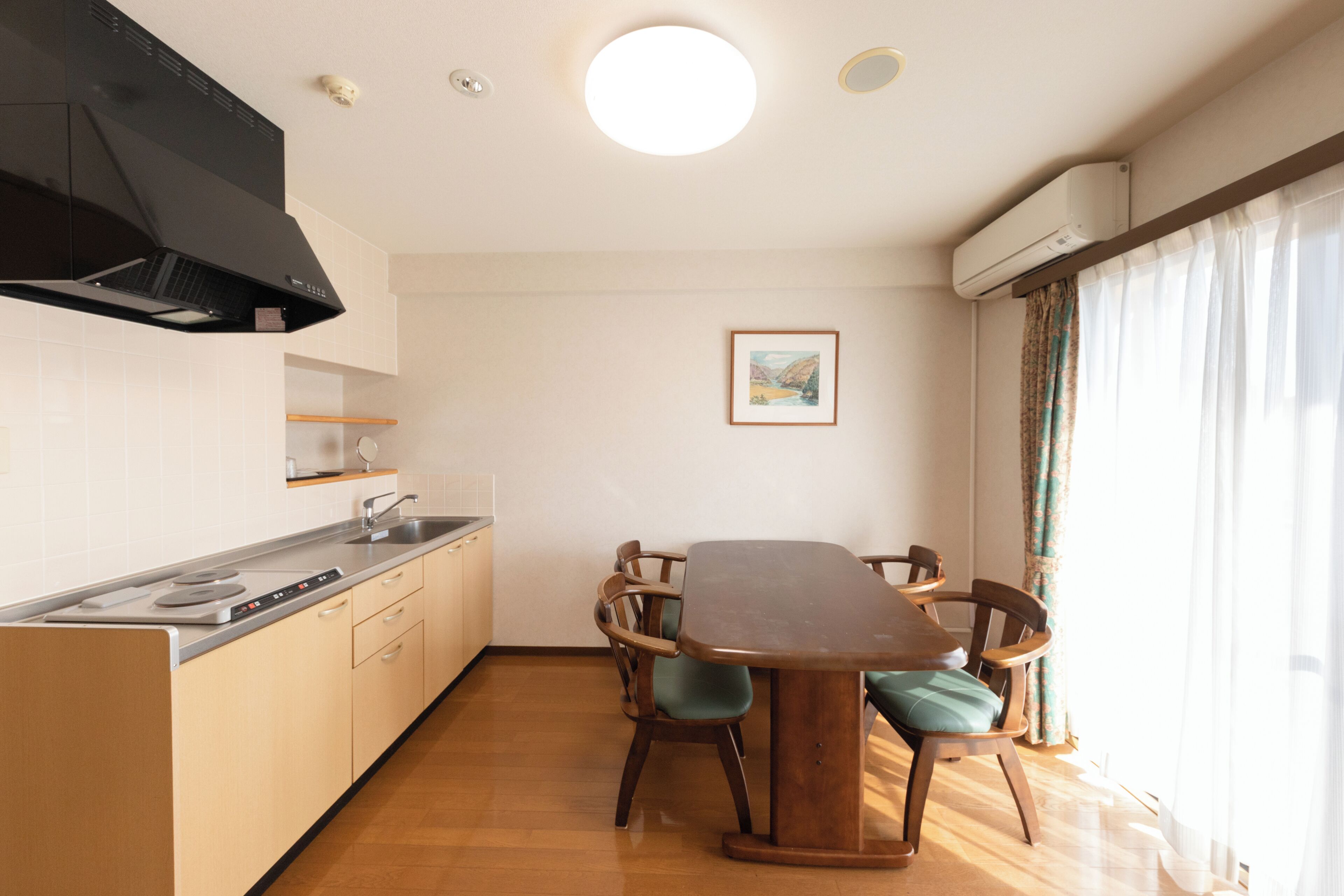 Habitación superior con 2 camas individuales | Edredón y wifi gratis 