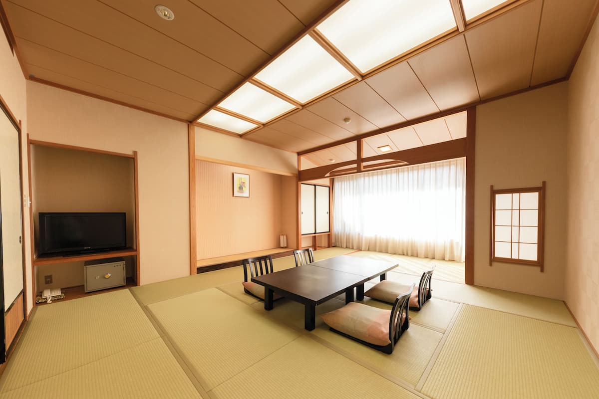 غرفة عائلية (Japanese Style, West Building) | ألحفة محشوة بالريش وواي فاي مجانًا