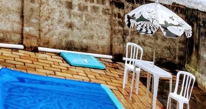 traiga su mascota, piscina, barbacoa y hamaca