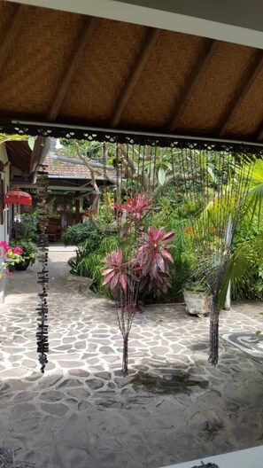 Exterior - Villa Lumbalumba Banyualit (Buleleng)