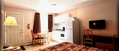 Escrivaninha, espaço de trabalho para notebook, Wi-Fi de cortesia