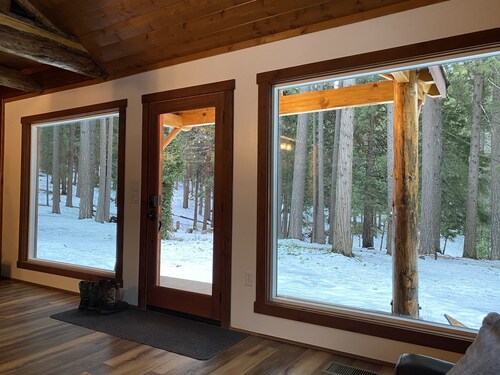 Secluded cabin on 21 a wooded acres!