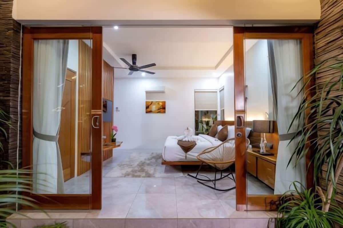 1 bedroom, in-room safe, desk, blackout drapes