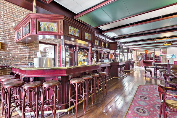 Bar (en la propiedad)