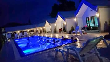 Piscine extérieure