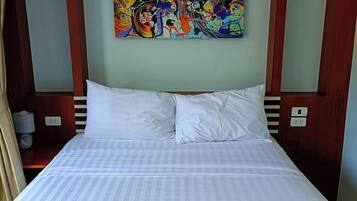 Habitación Deluxe doble | Minibar, cortinas opacas, tabla de planchar con plancha y wifi gratis
