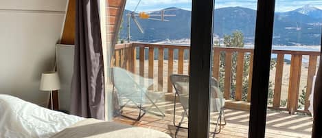 4 bedrooms, iron/ironing board, free WiFi