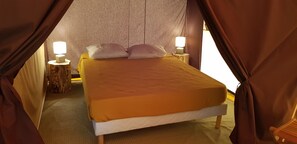 2 habitaciones, tabla de planchar con plancha y wifi 