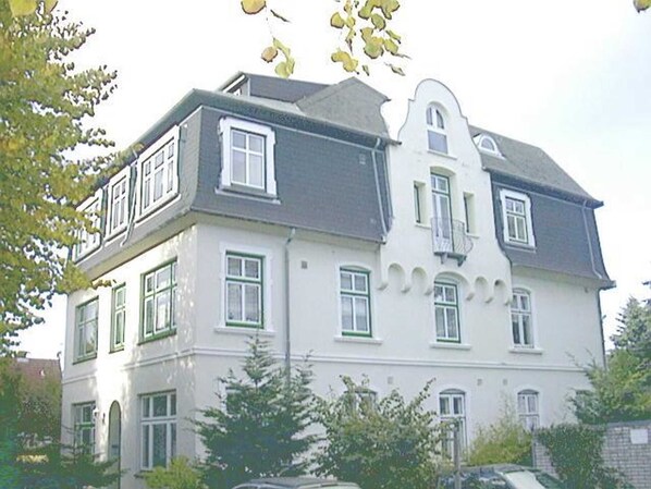 المنشأة من الخارج