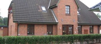 Henrik House, Baben Dörp 5 HT on the left