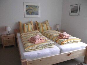 1 Schlafzimmer, Reisekinderbett, WLAN, Bettwäsche