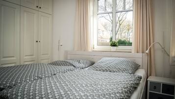 2 Schlafzimmer, Reisekinderbett, WLAN, Bettwäsche