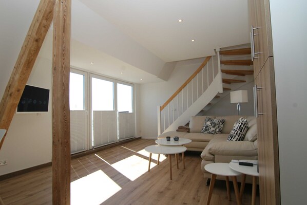 Unclassified image, 1 of 14, button