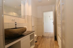 Unclassified image, 3 of 14, button