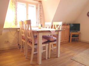 Unclassified image, 2 of 8, button