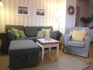 Unclassified image, 4 of 8, button