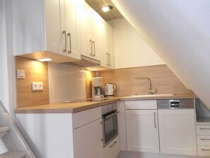 Unclassified image, 5 of 8, button