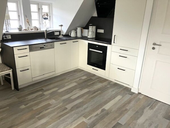 Mikrowelle, Geschirrspüler