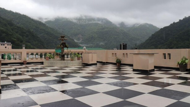 Unclassified image, 1 of 11, button - Deep yoga retreat (Narendranagar)