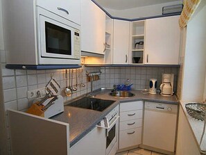 Refrigerador, microondas, horno y lavavajillas 