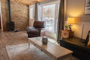 Smart TV, fireplace, DVD player, table football