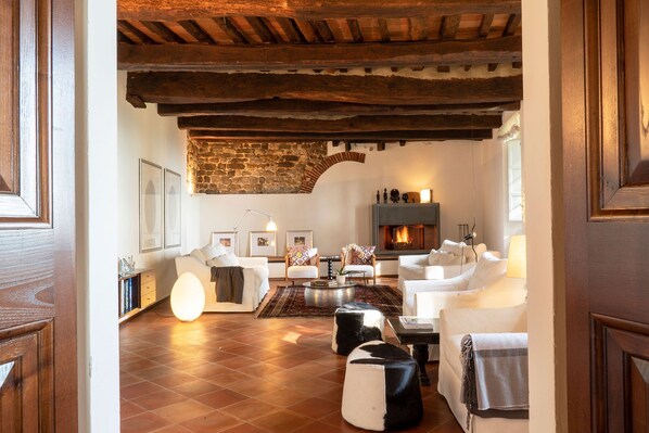 صورة غير مصنفة، 1 من 36، زرّ