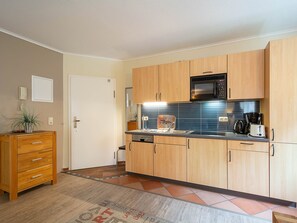 Kühlschrank, Mikrowelle, Geschirrspüler