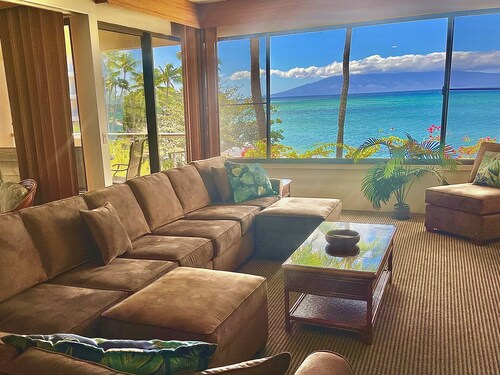 DIRECT BEACHFRONT 3BR 2BA! INCREDIBLE VIEWS!  Sleeps up to 10! AC!