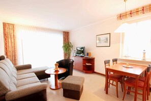 Unclassified image, 3 of 6, button