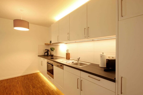 Køleskab, mikrobølgeovn, ovn, opvaskemaskine