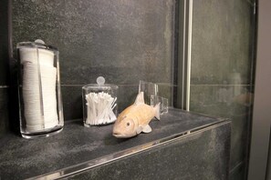 Unclassified image, 3 of 12, button