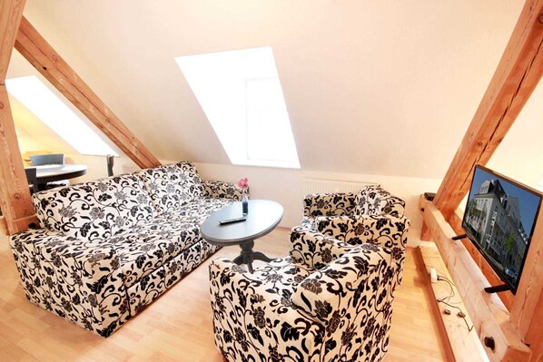 Unclassified image, 1 of 9, button