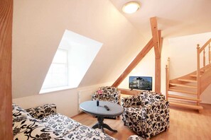 Unclassified image, 3 of 9, button