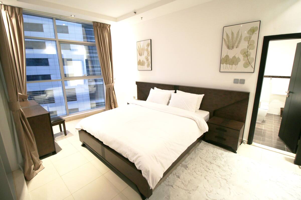 Deluxe Apartment (Three-Bedroom Apartment)