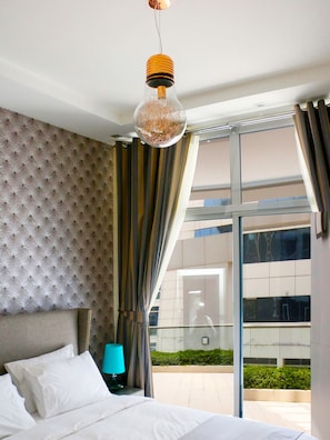 Deluxe Apartment (One-Bedroom Apartment) | Individually decorated, individually furnished, free WiFi - R&H Skyview Tower (Dubai)