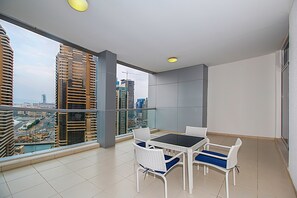 Balcony view - R&H Skyview Tower (Dubai)