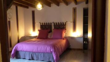 2 chambres, fer et planche Ă repasser, Wi-Fi gratuit, draps fournis