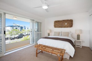 4 bedrooms, desk, iron/ironing board, free WiFi